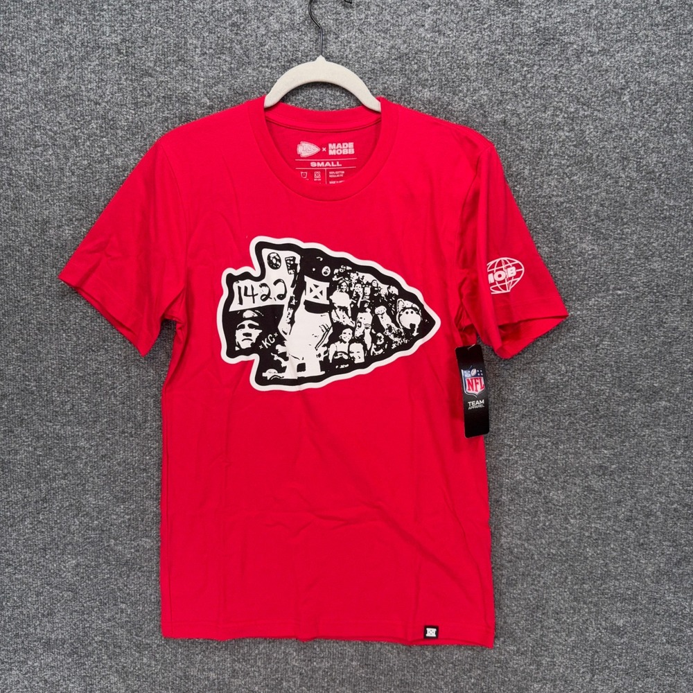 Kansas City Chiefs Tshirt Mens Small Red Arrowhead Made Mobb Collab NFL NEW